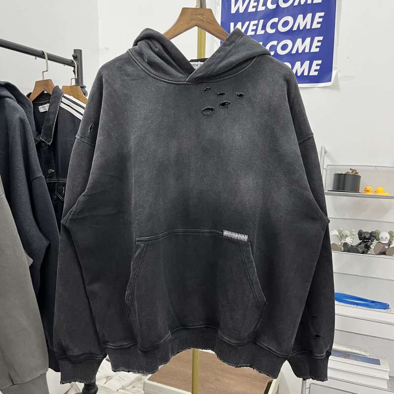 ダメージ加工ルーズフィットパーカー