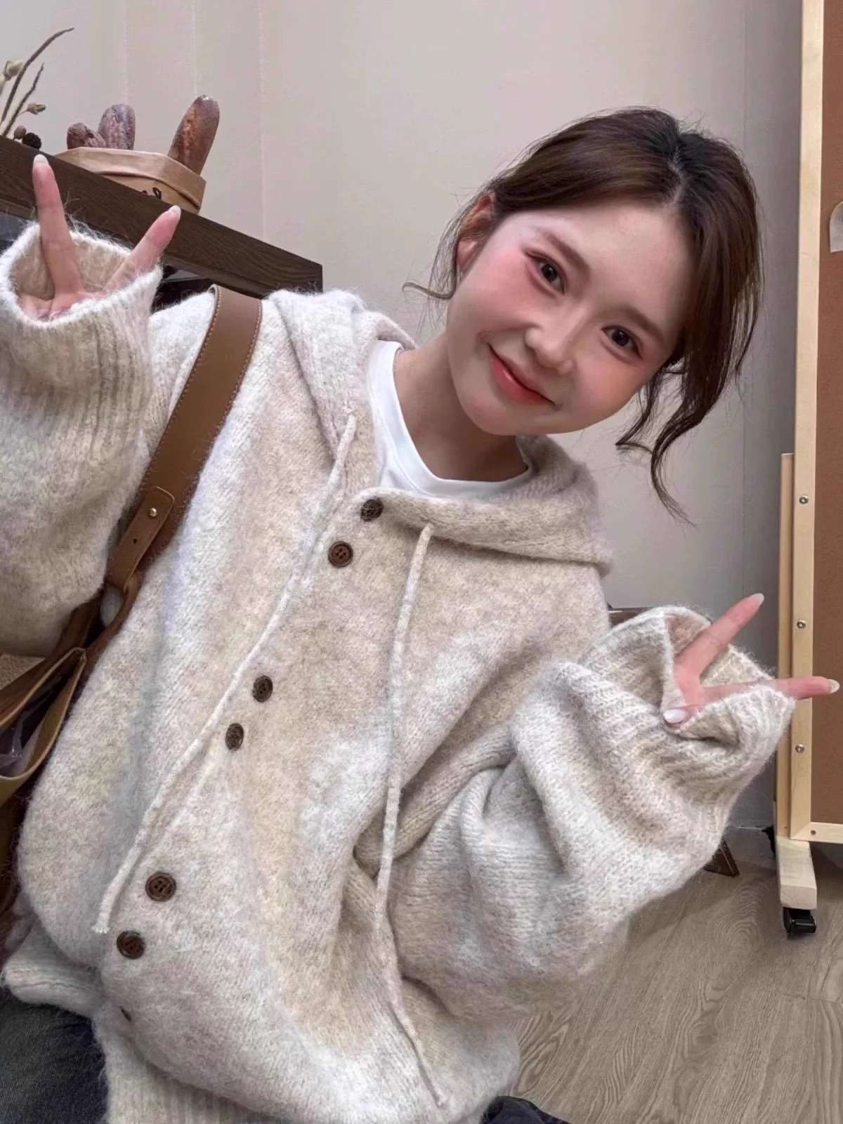 もこもこボアのプルオーバーパーカー