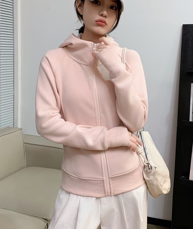 ゆったりシルエット 軽やか短丈ジップパーカー