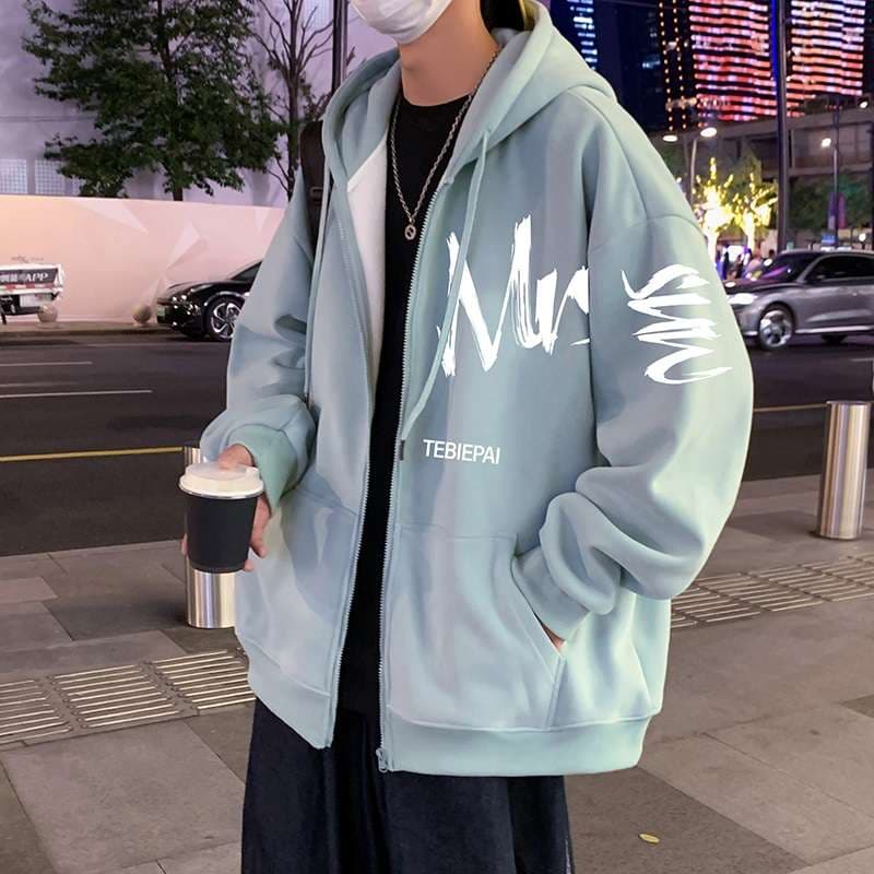 都会的スタイルのジップパーカー