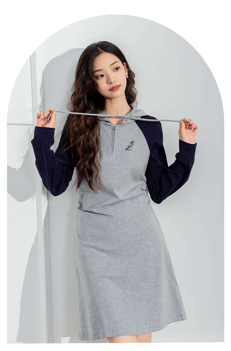 パーカー スポーティーなフード付きワンピース