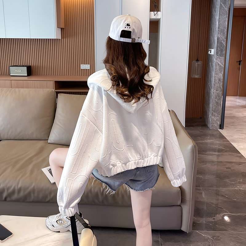 軽やかシルエット ジップパーカー