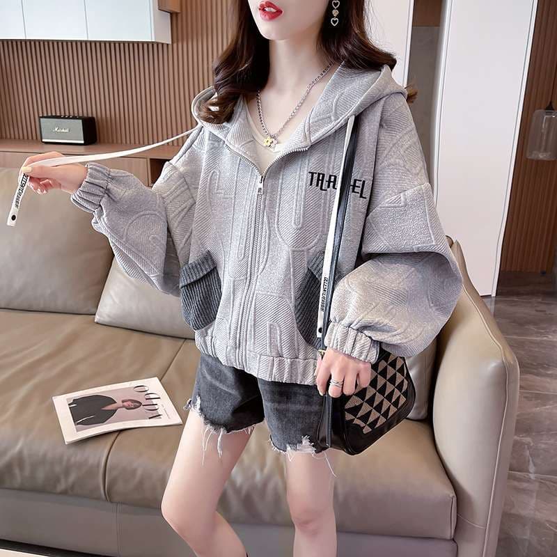 軽やかシルエット ジップパーカー