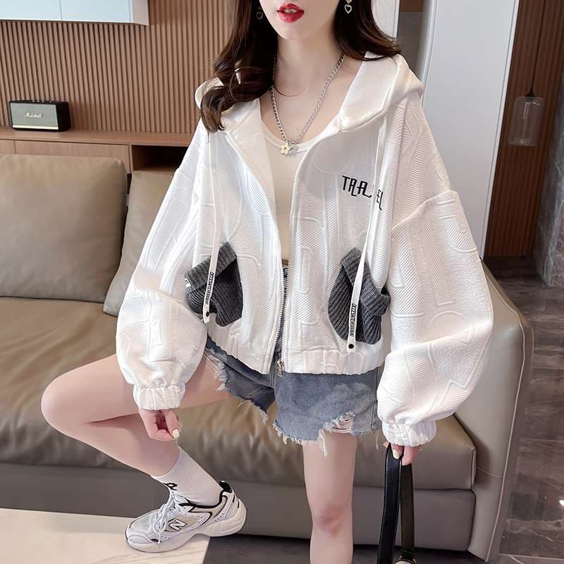 軽やかシルエット ジップパーカー