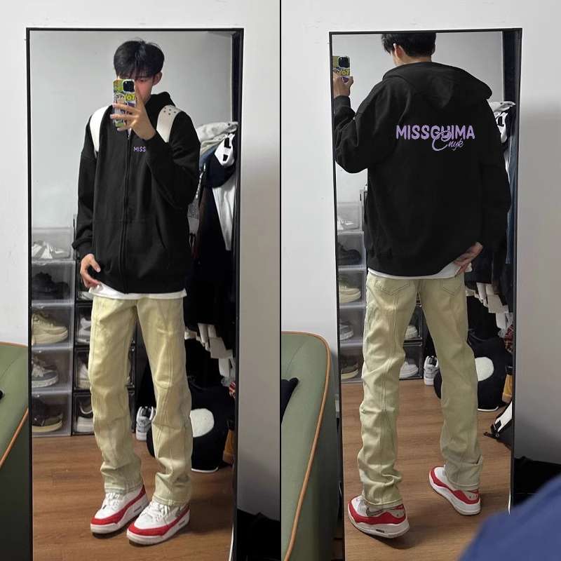 ゆったりシルエットのストリートパーカー