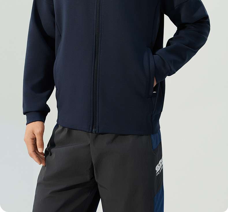 スポーティシックパーカー