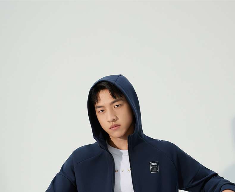 スポーティシックパーカー