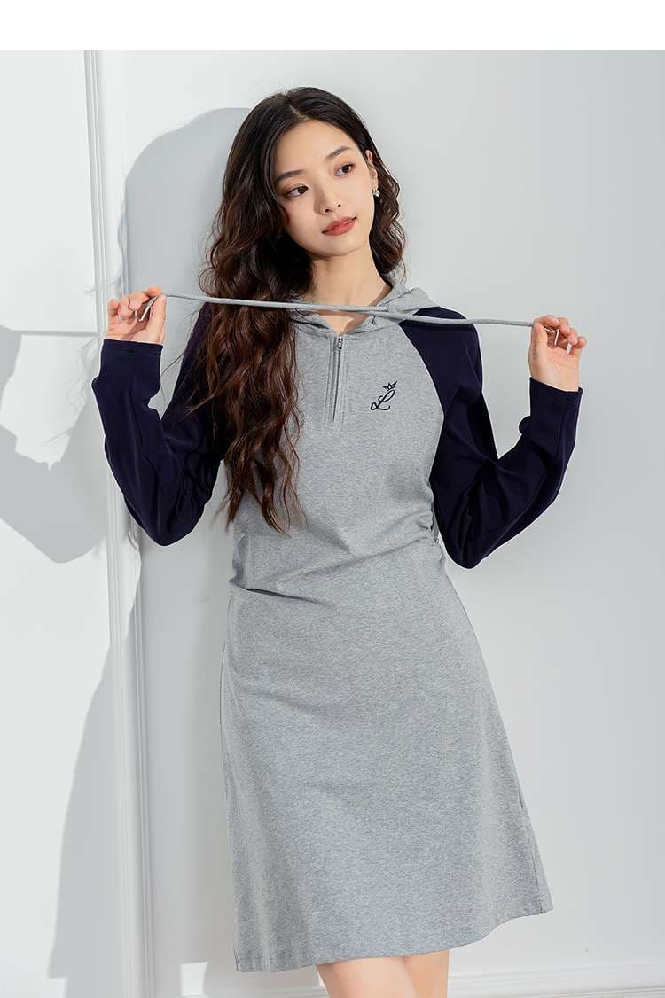 パーカー スポーティーなフード付きワンピース