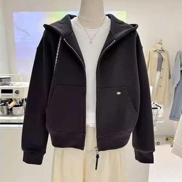 シンプル&スタイリッシュ ジップパーカー