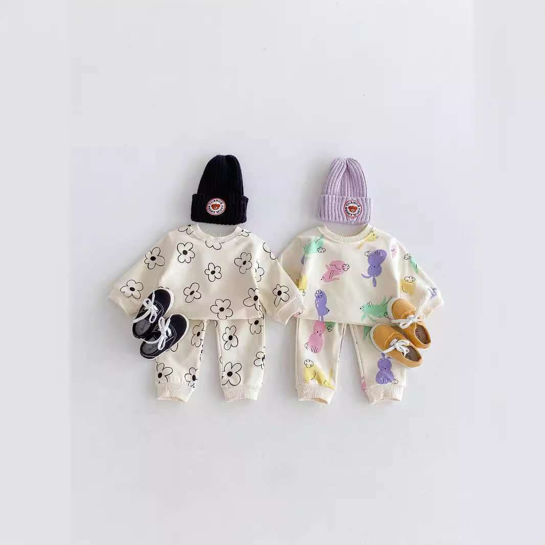 パーカー 花柄とうさぎの赤ちゃん用セットアップ